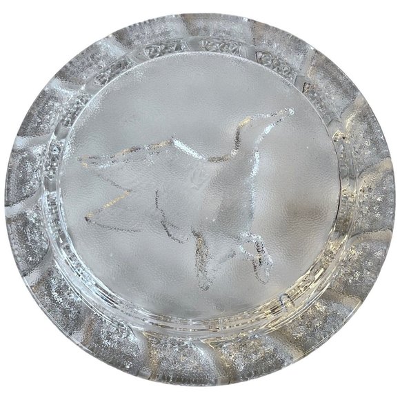 Imperial Clear Glass Ashtray Flying Mallard Duck Round Etched 7.5 Inch Vintage - Picture 5 of 6